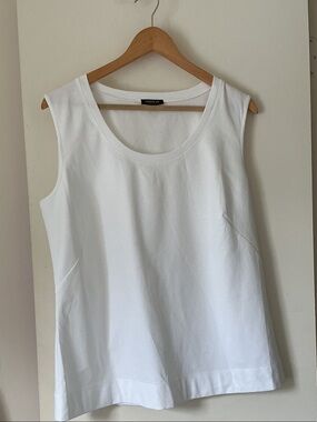 LAFAYETTE 148 New York White Sleeveless Scoop Neck Top